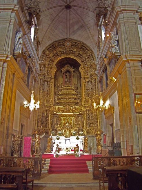 Main altar in the Monastery of Arouca. Photo by Henrique Matos