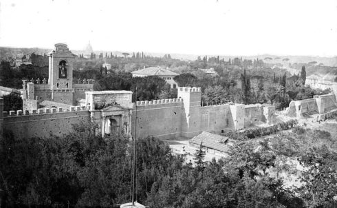 Photo of Porta Pia in 1870.