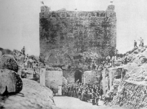 The visit of Pope Pius IX on May 15, 1866, behind the Capitolium.