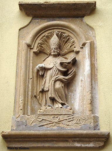 Statue of St. Arnulf of Metz