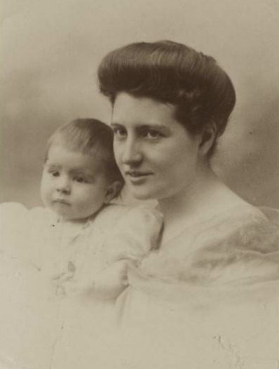 Anne with her Mother, Autumn 1911.