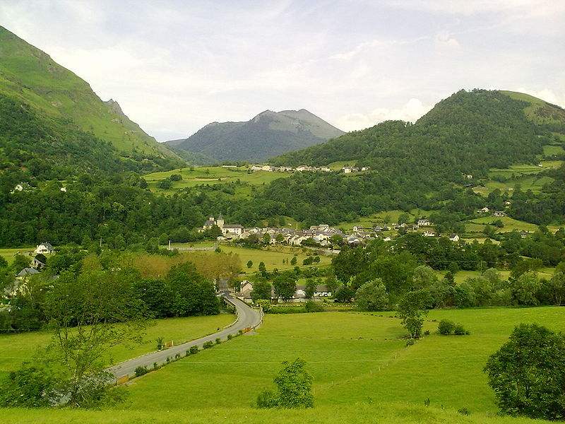 Landscape in Pyrénées-Atlantiques, Aquitaine. Pyrenees mountain range on the border with Spain. Photo by France64160.
