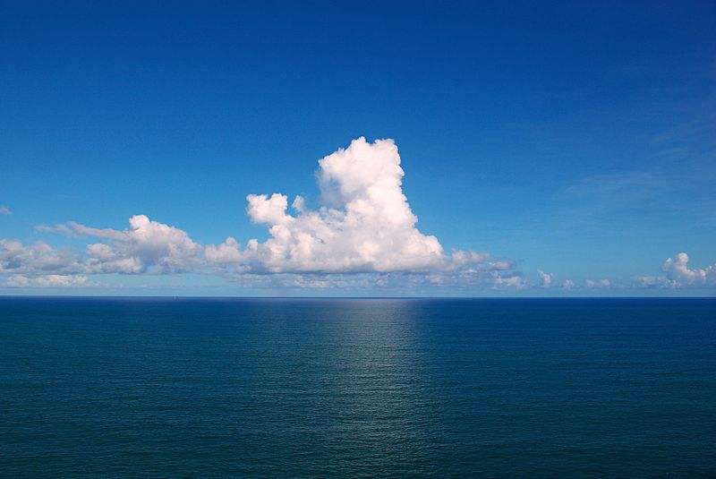 Photo of the clouds over the Atlantic Ocean in Bahia, Brazil by Tfioreze.